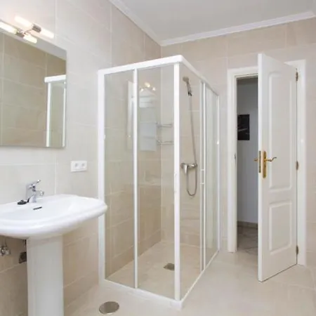 Modern Mojones 3 Bedrooms Private Heated Pool Marcus Puerto Del Carmen Villa Puerto del Carmen (Lanzarote)